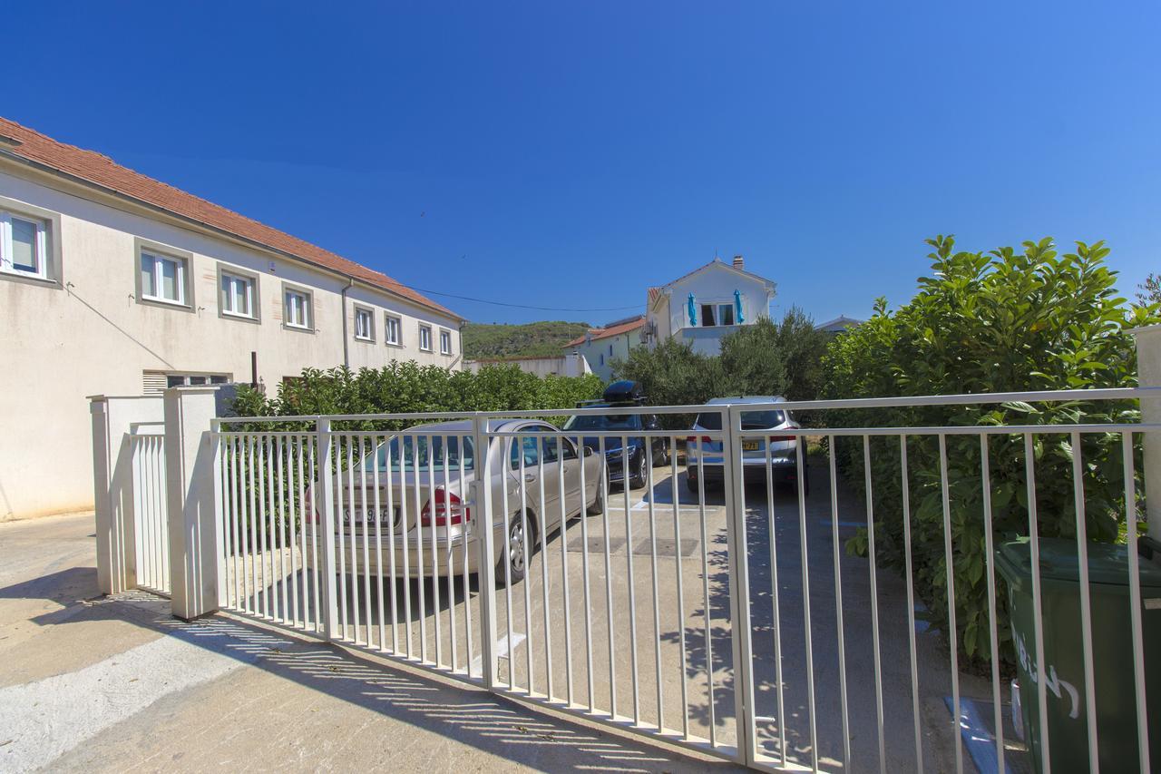 Apartments Villa Tribunj Tribunj  Exterior photo