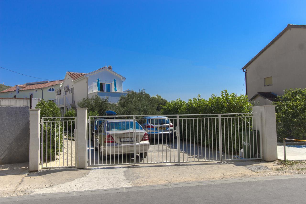 Apartments Villa Tribunj Tribunj  Exterior photo